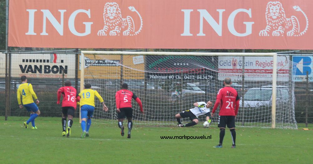 3112016_oss_20_1_-_ifc_1_3-1_penalty_van_huijgevoort_4
